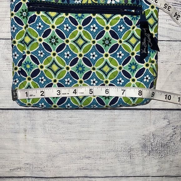 Vera Bradley “Daisy” Hipster Crossbody Bag Zip Green Blue White Adjustable - Picture 5 of 6